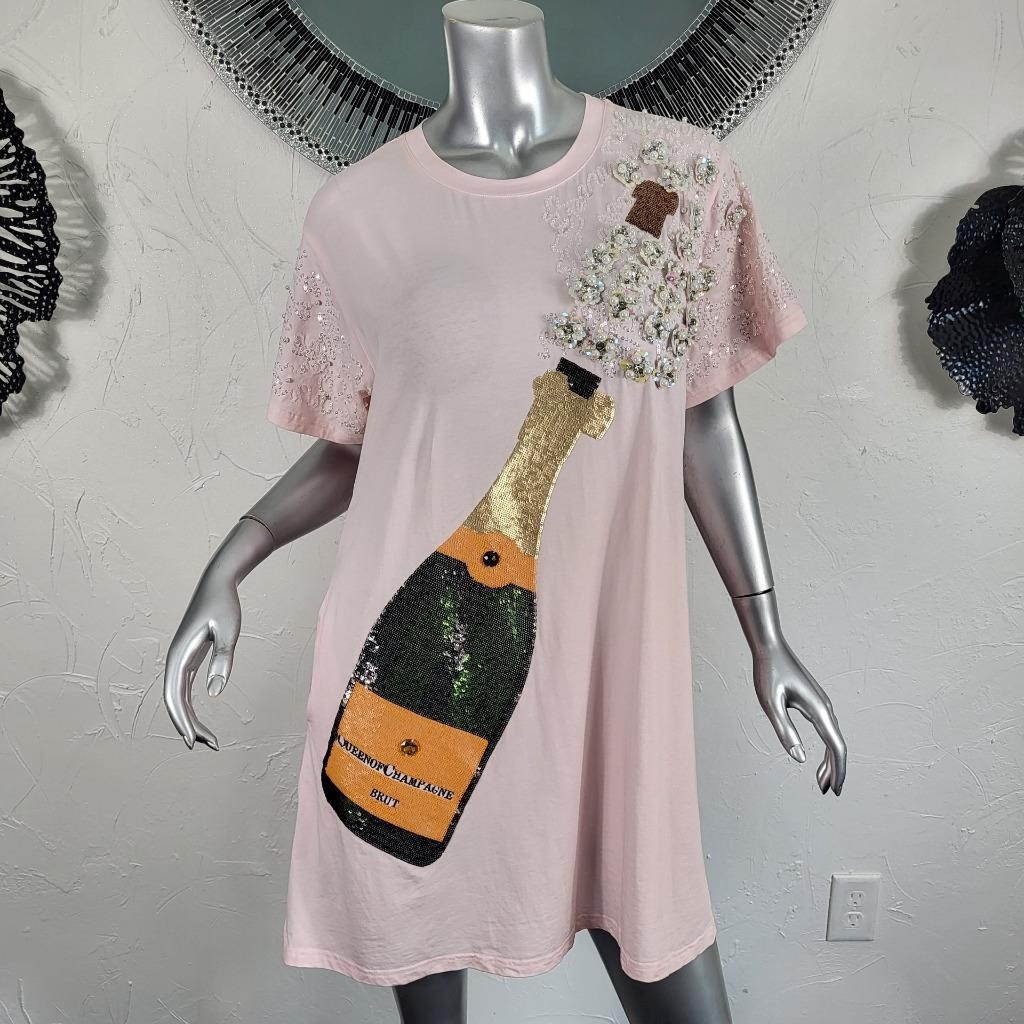$298~QUEEN OF SPARKLES~L~PINK EMBELLISHED SEQUIN CHAMPAGNE BOTTLE DRESS T-SHIRT
