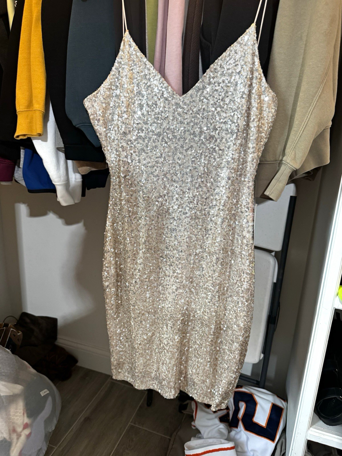 B. Darlin Champagne Sequin V-Neck Strappy Sleeveless Slip Dress 9/10 451V513