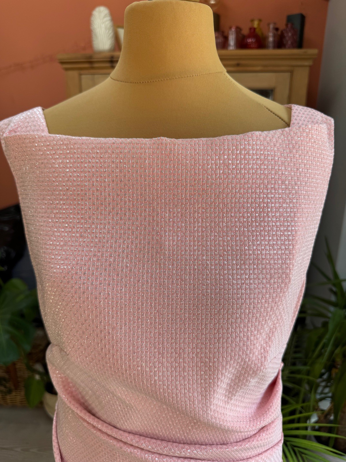 Incredible TALBOT RUNHOF Pink & Silver Fitted Drape Pencil DRESS UK 14, US 10 *H