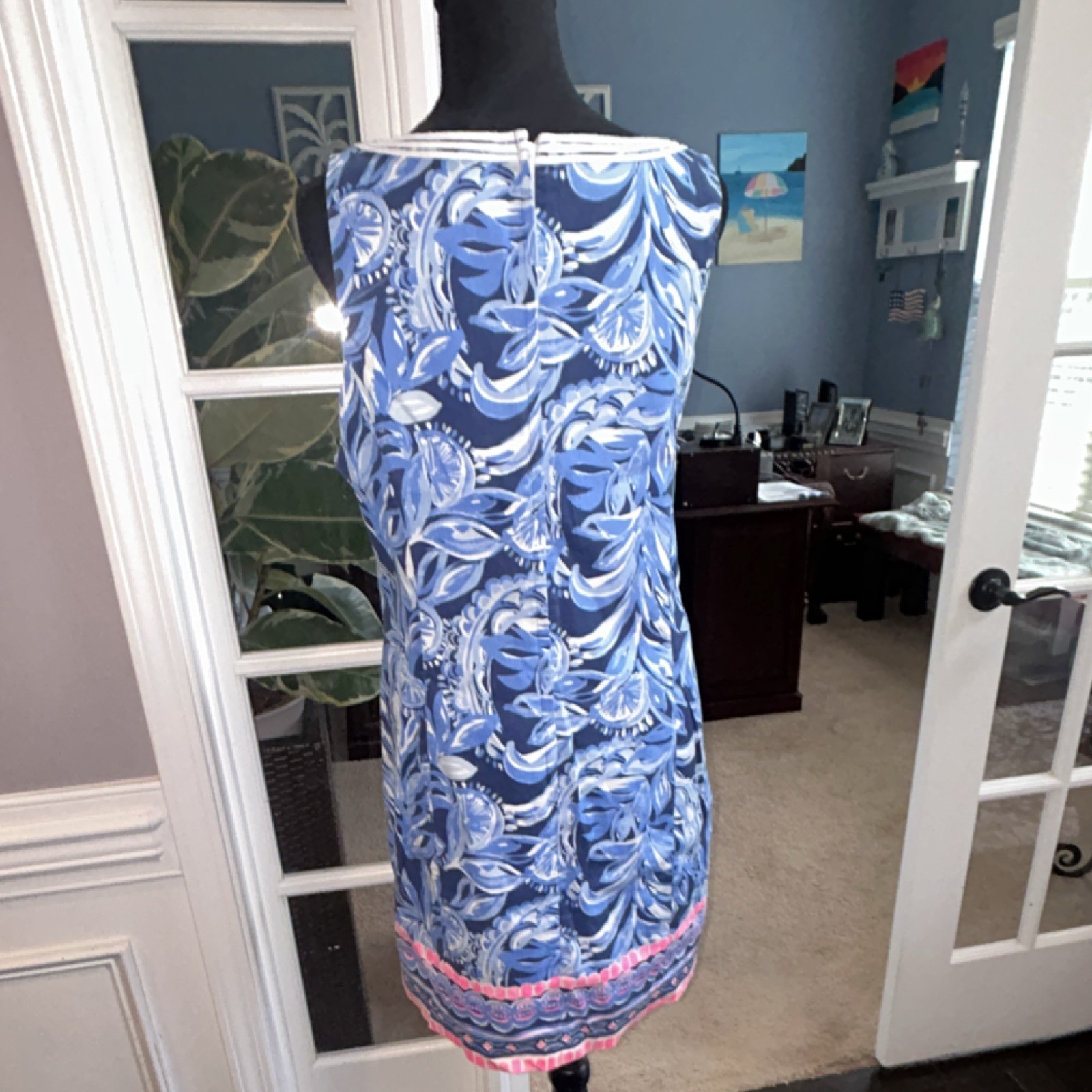 Lilly Pulitzer Women’s Floral Shift Dress V-Neck Sleeveless Embroidered 16