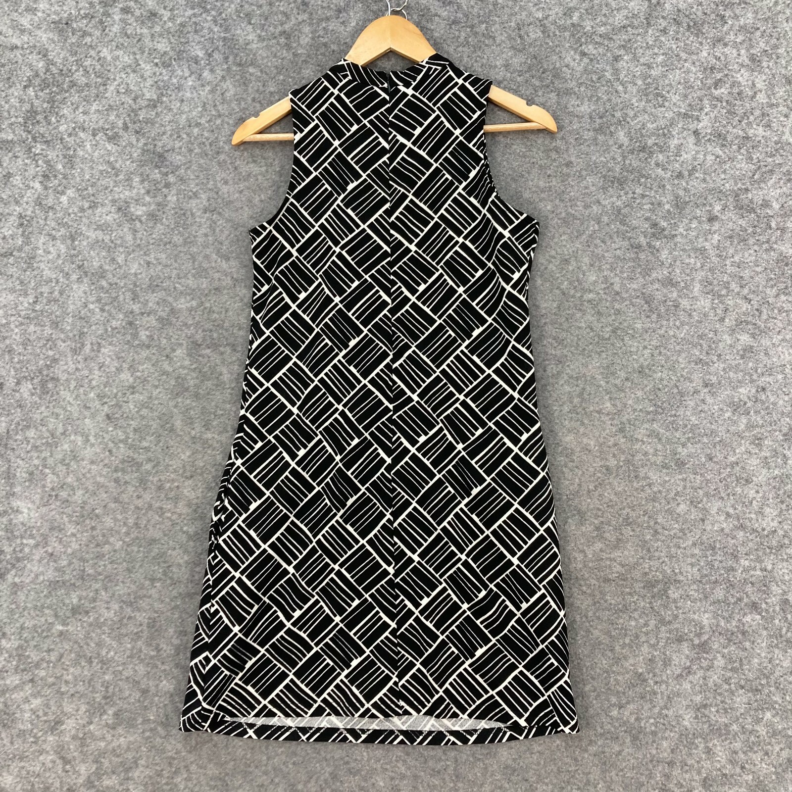 Izabel London Womens Dress Size 8 Black White Geometric Sleeveless Shift 25003