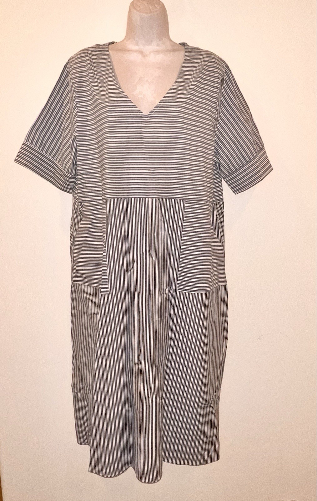 Women’s 2XL Midi Dress v-Neck Grey White Striped NWT Cotton Blend