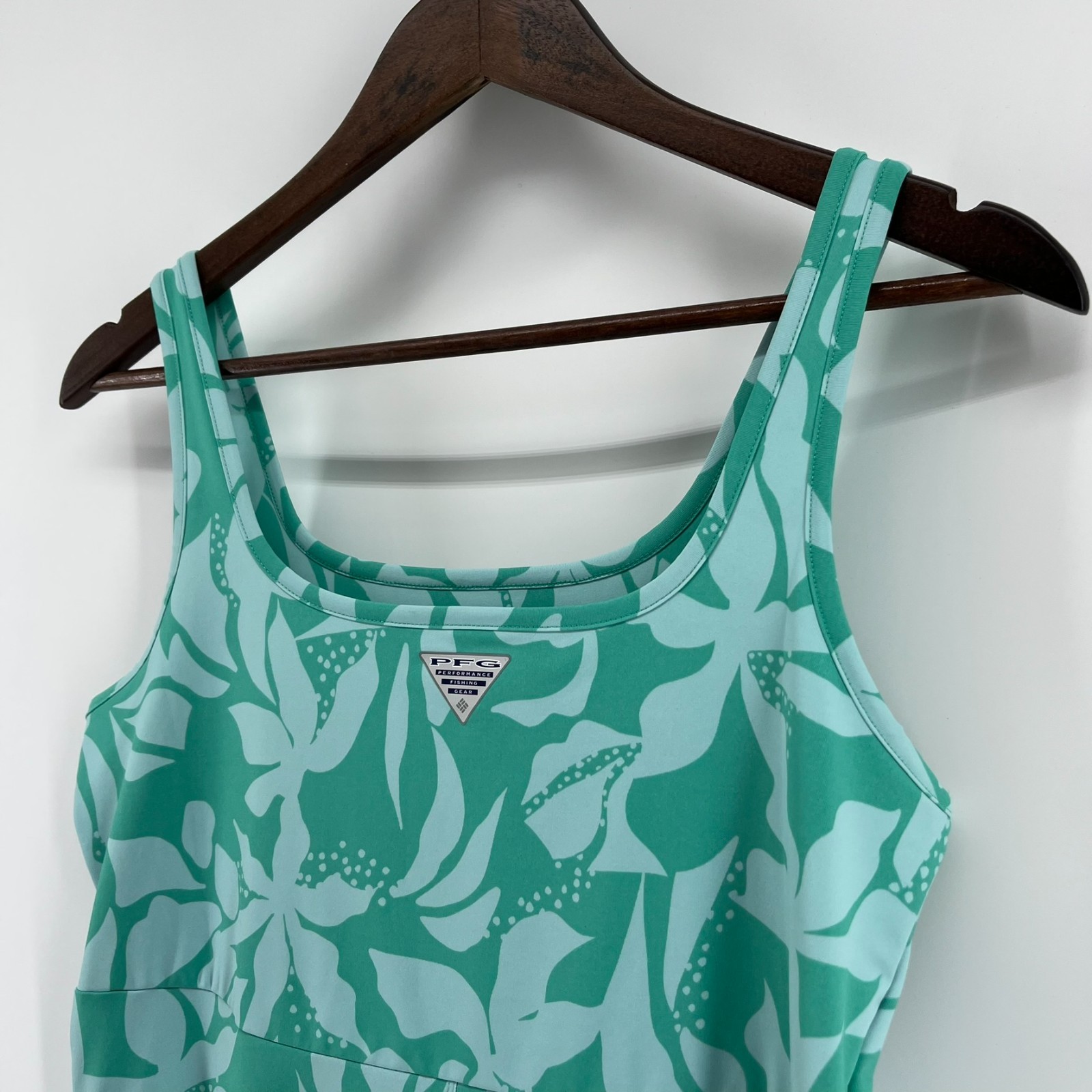 Columbia PFG Dress Medium Freezer III Teal Green Tropical Palm Leaf Fishing EUC!