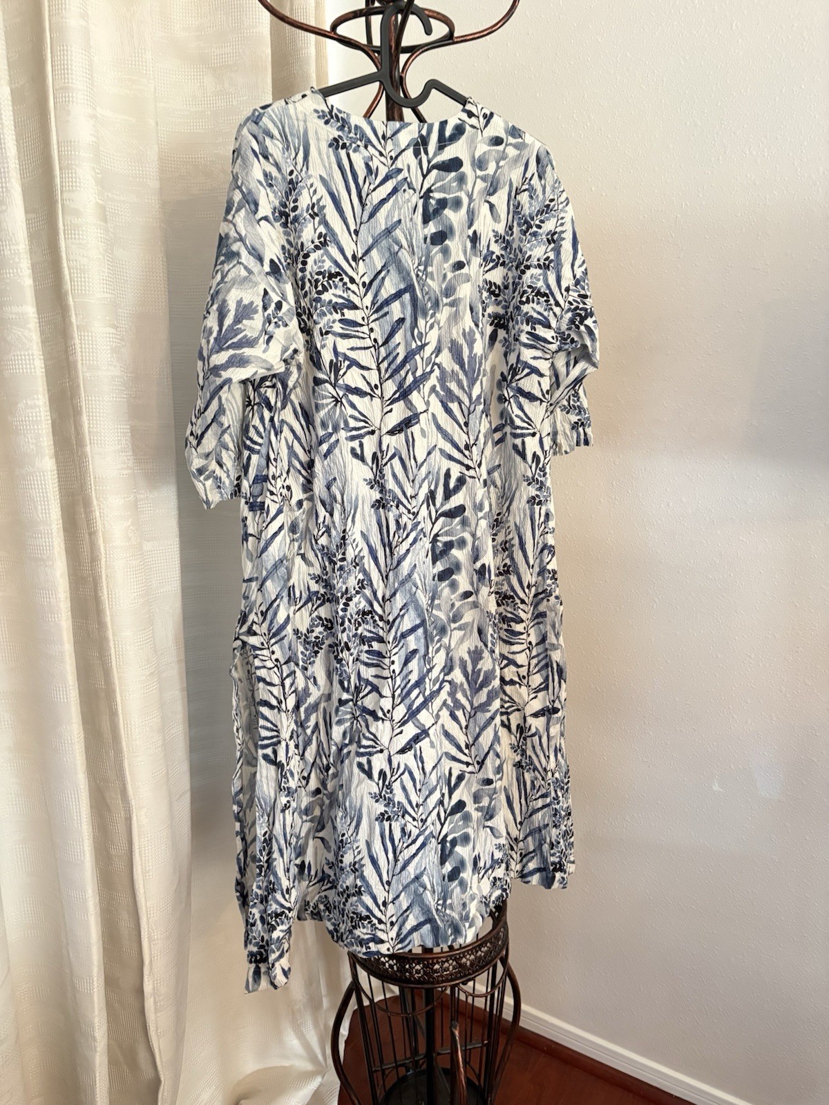 Khaadi size 8 medium Botanical Print Women’s Dress with matching pants – Casual