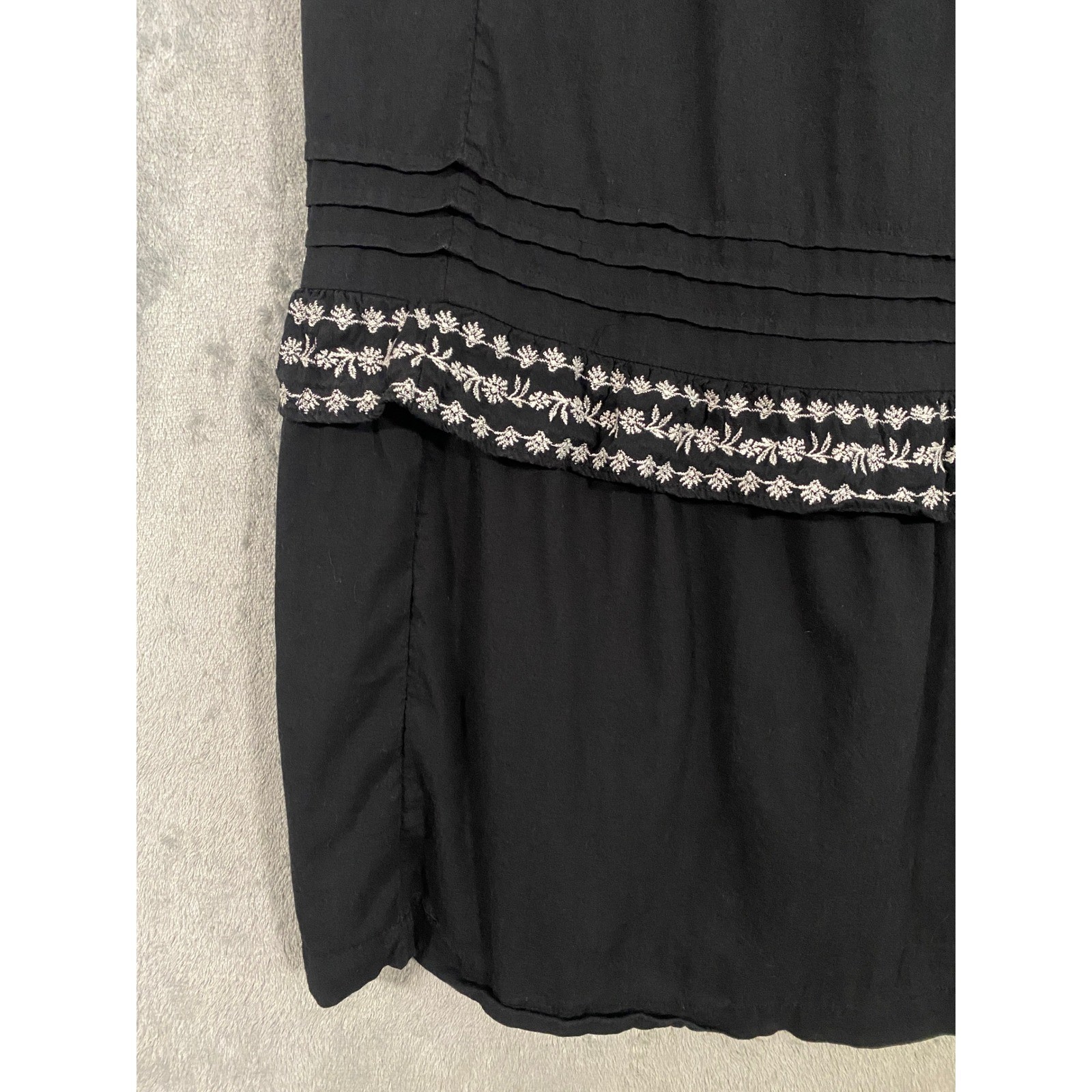 Old Navy Dress Sz M Black Ruffle Tiered Embroidered Pockets Midi Boho Coastal