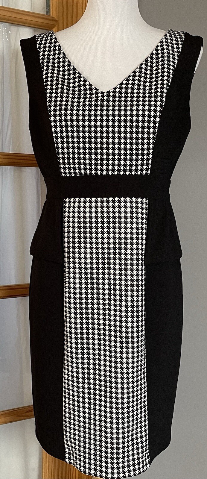 NY & Co Houndstooth Peplum Dress Sz 8 Black Slim Fit Career Party Goth Wedding