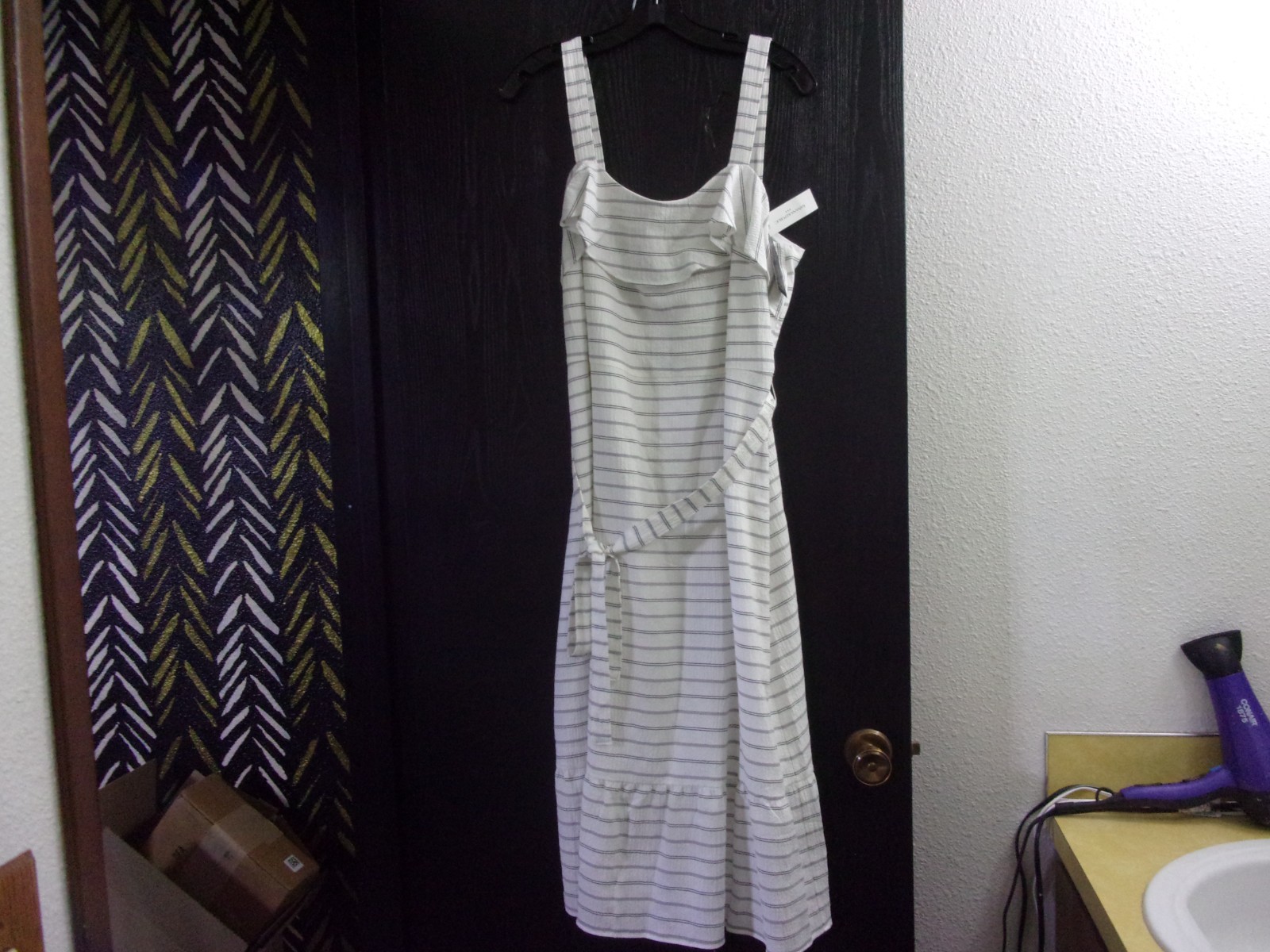 NEW W/Tag ~ Banana Republic White Dress with Gray and Black Stripes ~ Size “12”