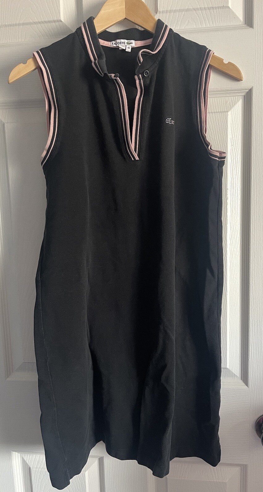 Izod Women’s sz 42 Dress Black Pink Sleeveless Dress Collared Button 36″ Chest