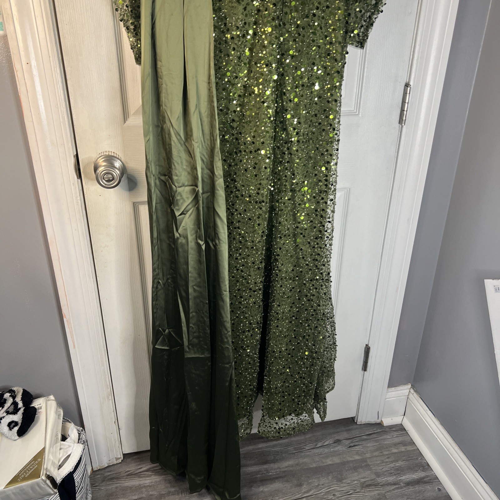 Faeriesty Beautiful green sequence Long Sleeve Dress 3xl zips in the back nwot