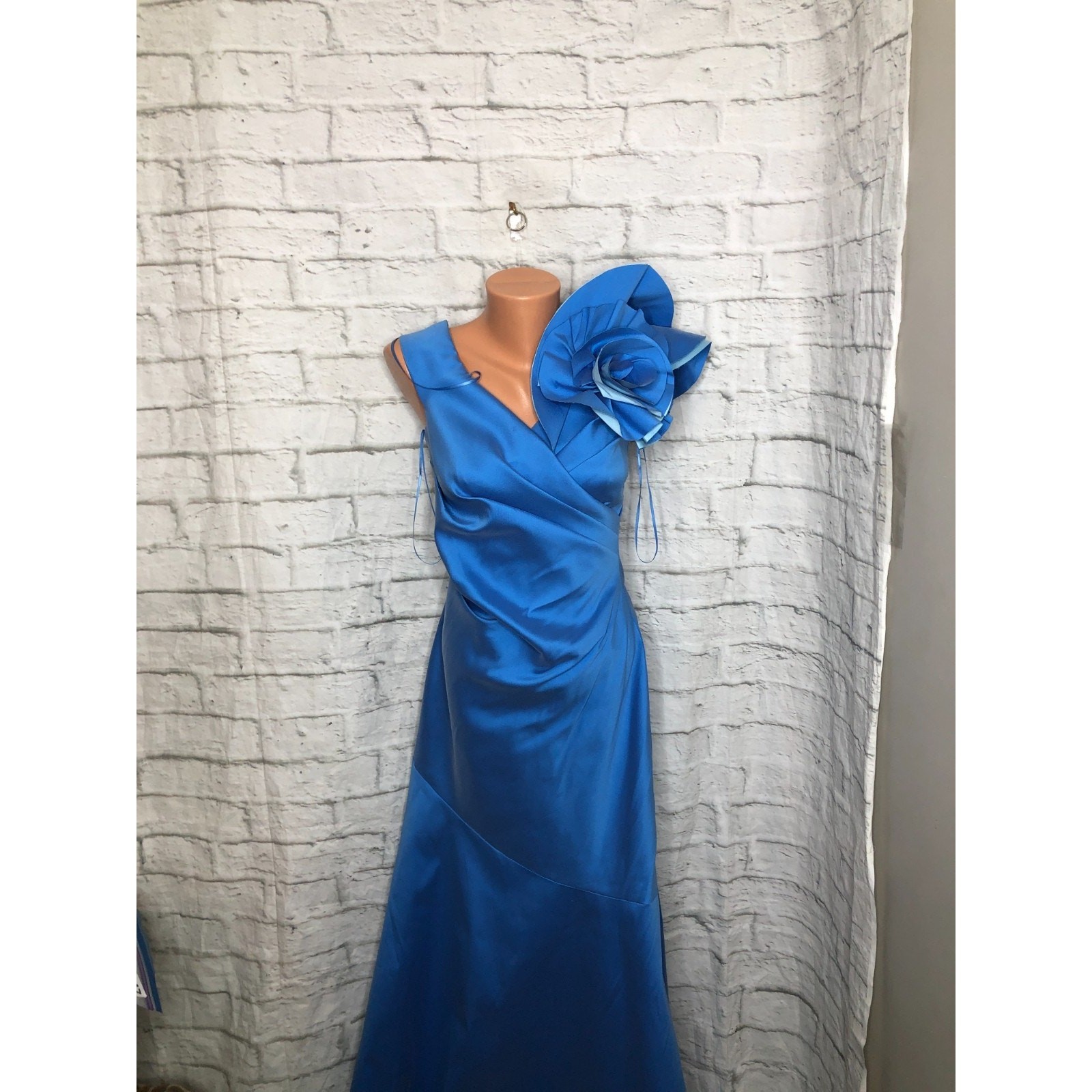NWT French Blue Teri Jon Gown Gazar 3d flower size 4