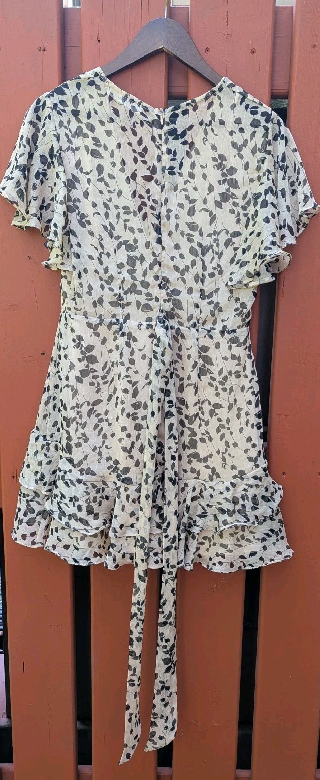 Saints + Secrets Ruffle Mini Dress Floral Print Cream/ Black Size Large **Flawed