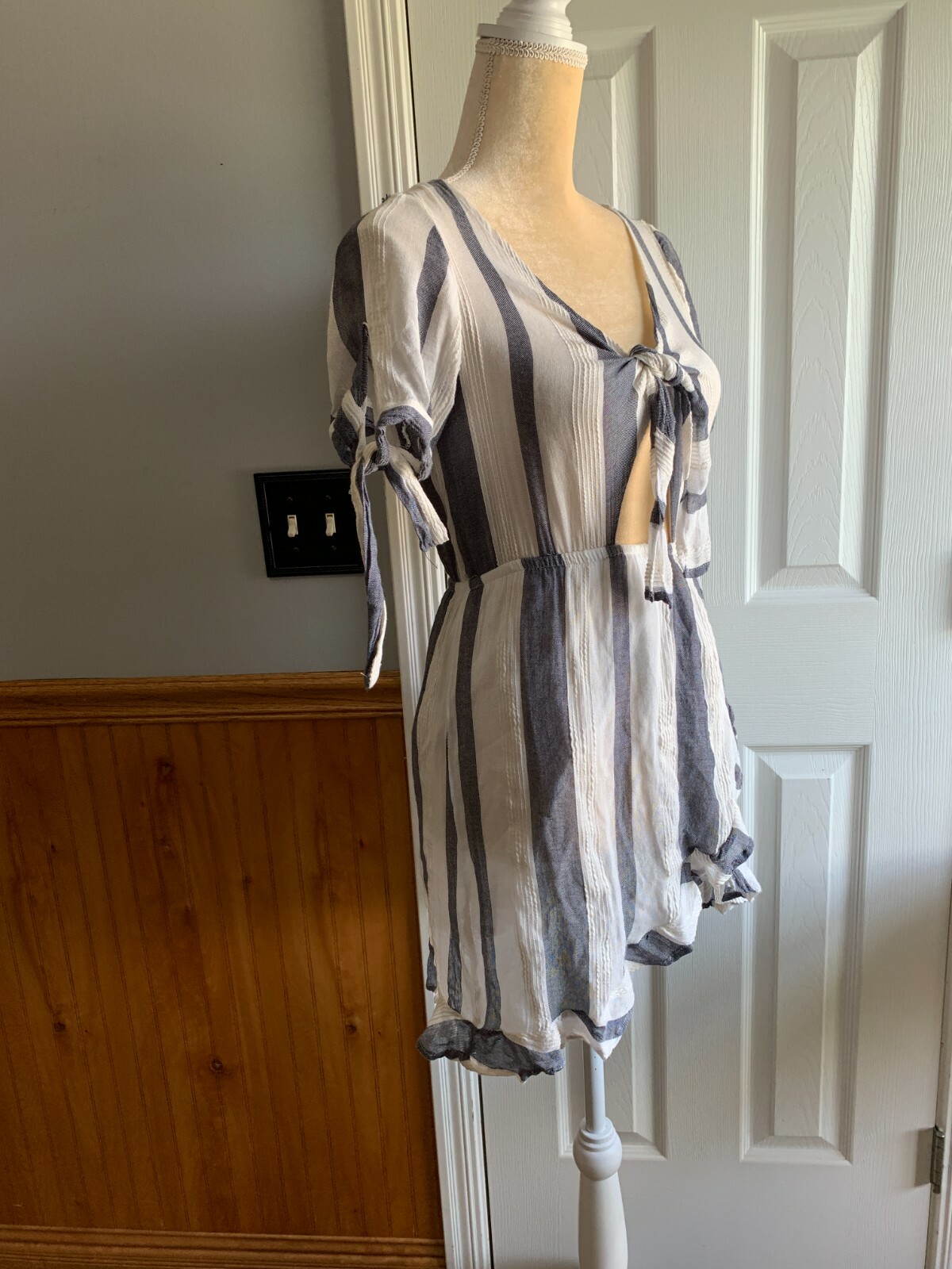 Vintage Havana Striped keyhole front Ruffle Dress Blue White Small Tie Front S