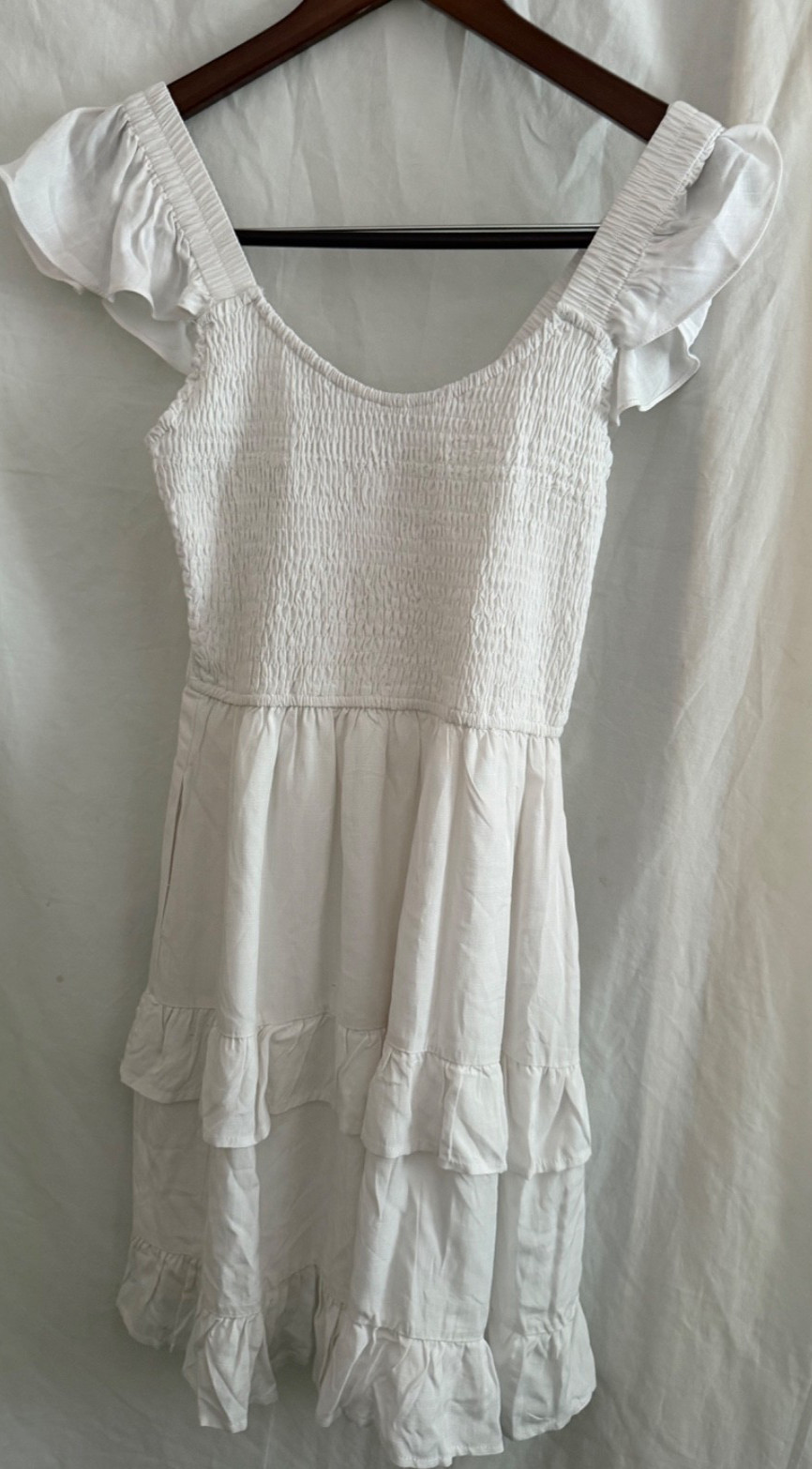 LINAE SIZE SMALL White Rayon Lined Rauch Back Ruffle Sleeves Hem Tiered NWT