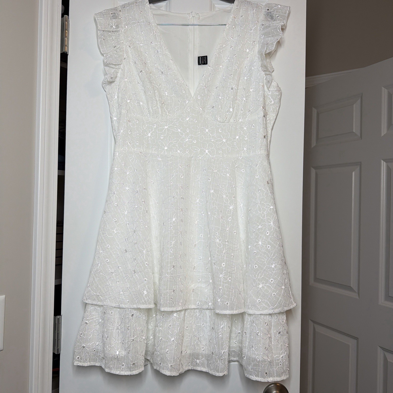 LONESS White Eyelet Embroidered Ruffle Dress Women’s Size Large Cottagecore