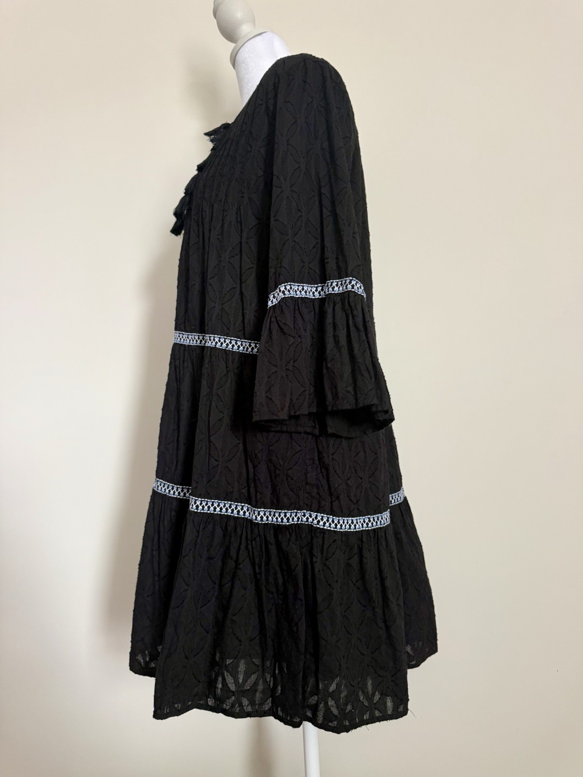 Tommy Bahama Black Solid 100% Cotton V-Neck Tassel A-Line Knee Dress M
