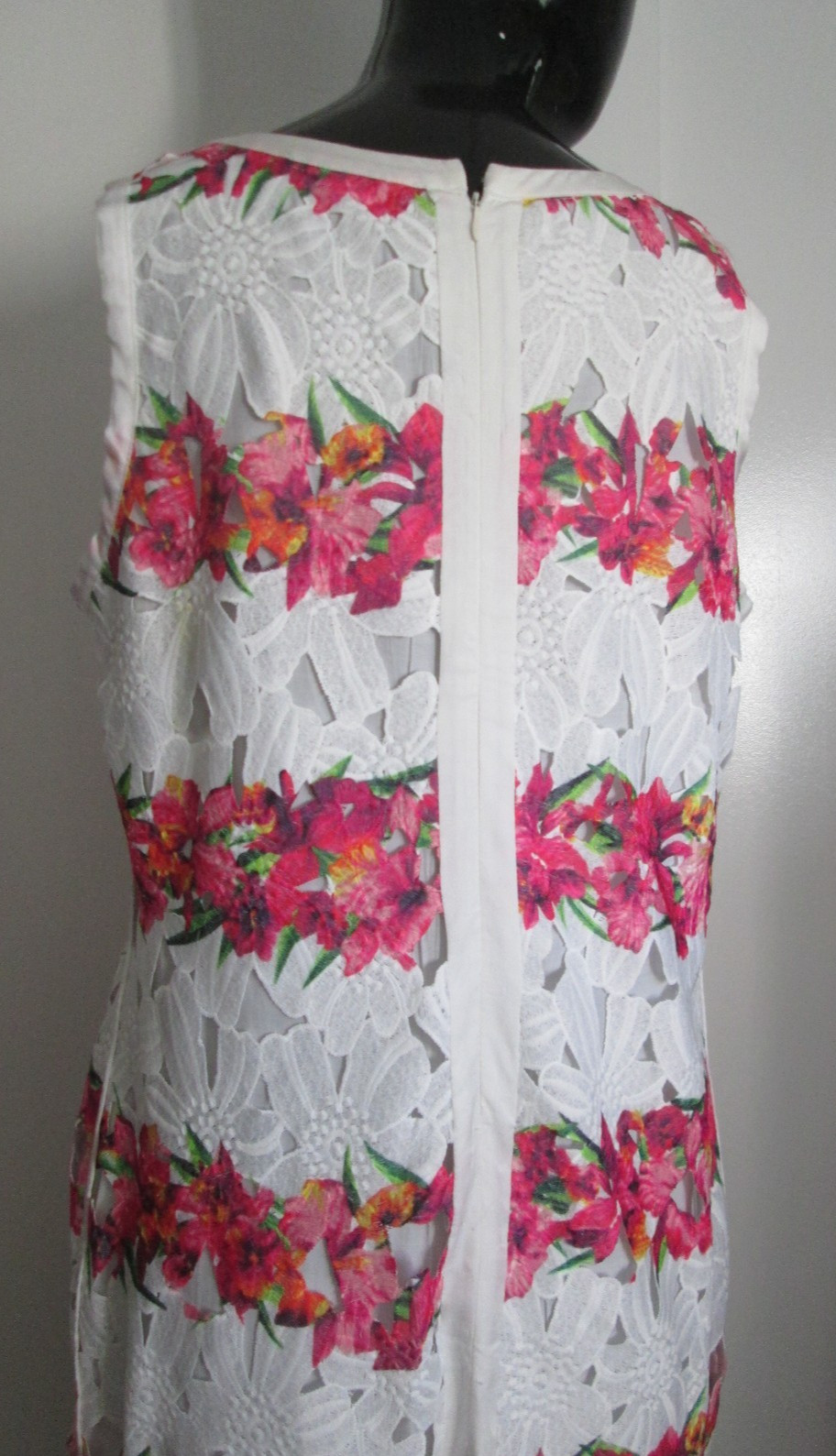 NWT Neiman Marcus Size L Cut-Out Lined Lace Floral Sheath Dress $240