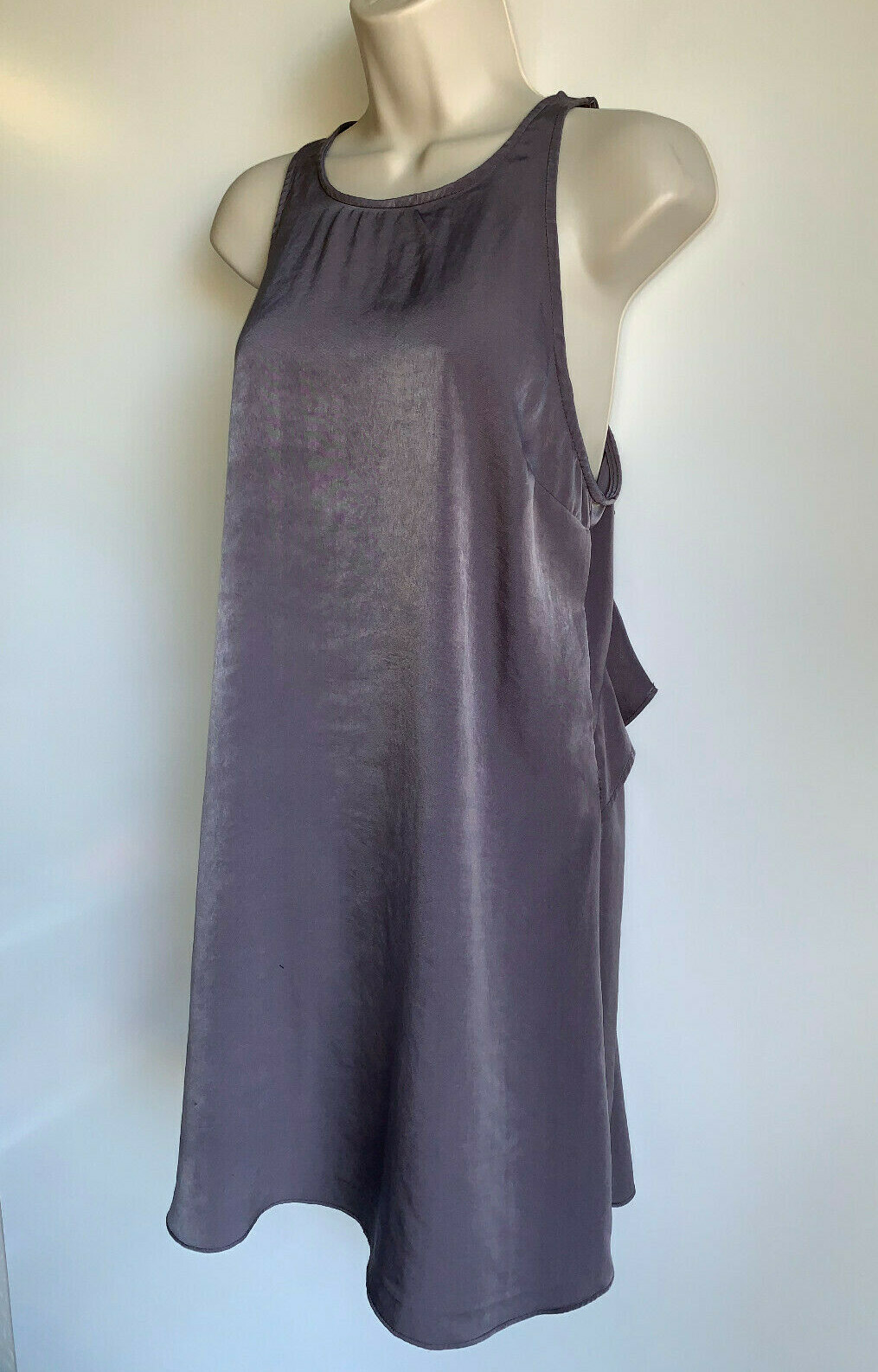 NWT $58 Le Kate Gray Sleeveless Shift Dress, Ruffles in the back, Size Medium