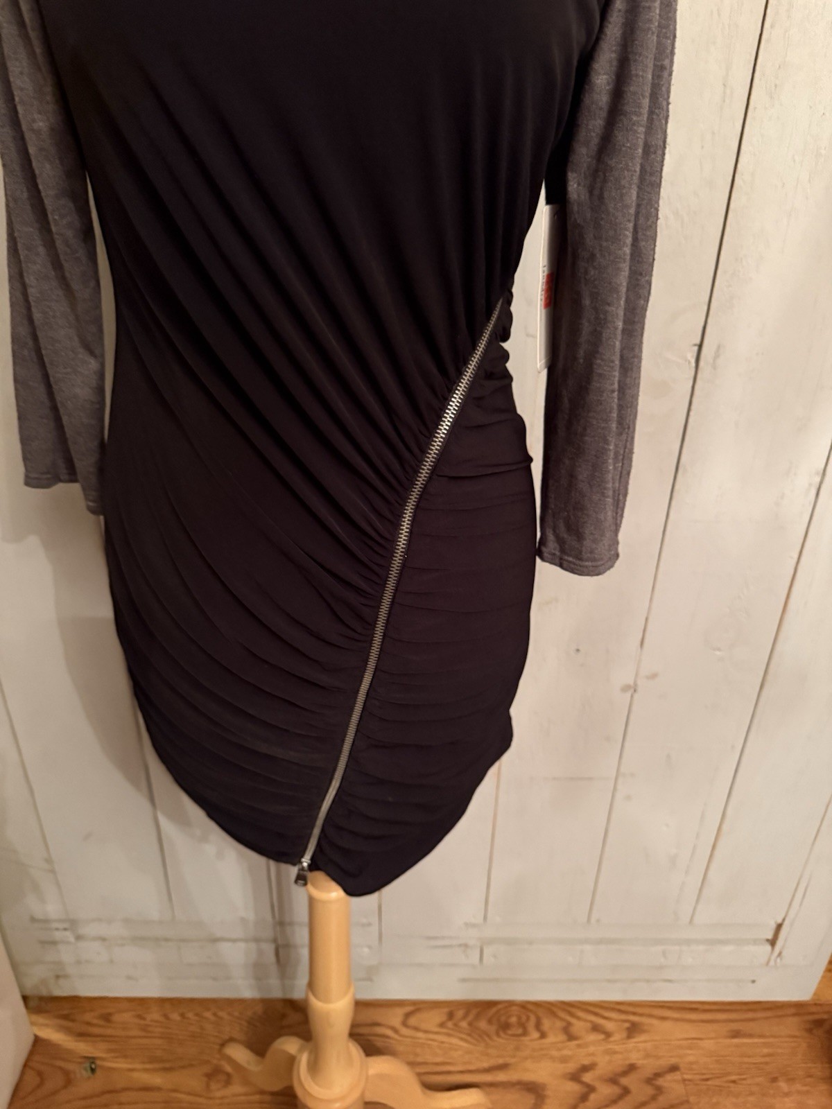 Laundry by design Asymmetrical Zipper Gray & Black Knit Mini Club dress NWT 148$