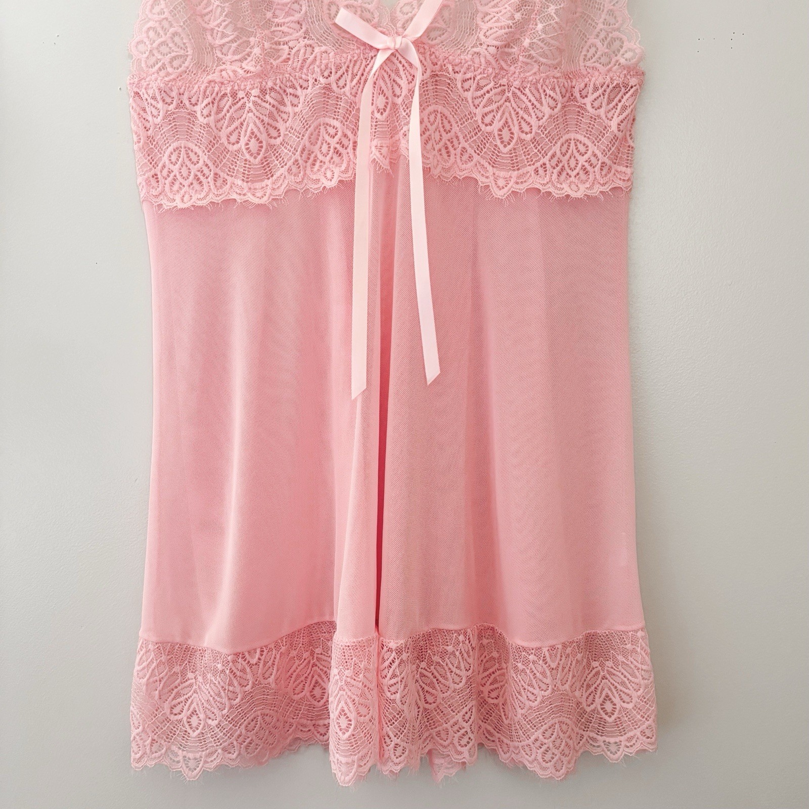 Vintage y2 kPink Lace Full Slip with Bow Accent