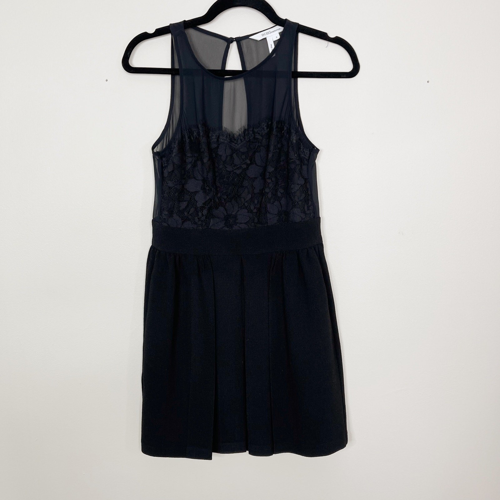 BCBGeneration Lace Top Pleated Skirt Dress Black Size 0 Cocktail Sheer Pockets