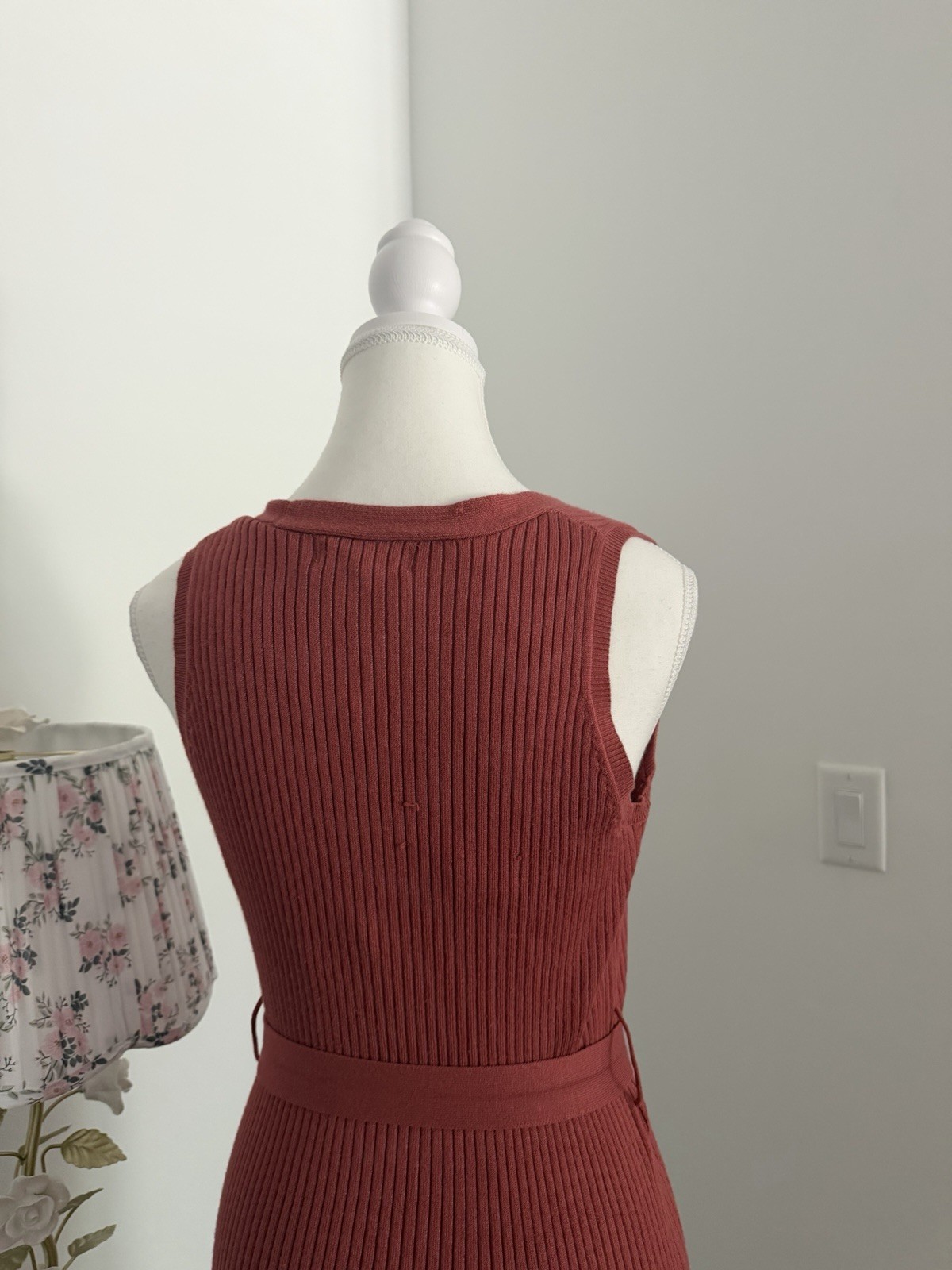 Pink Rose Red Solid Ribbed Knit Sweater Dress V-Neck Sleeveless Midi Size M