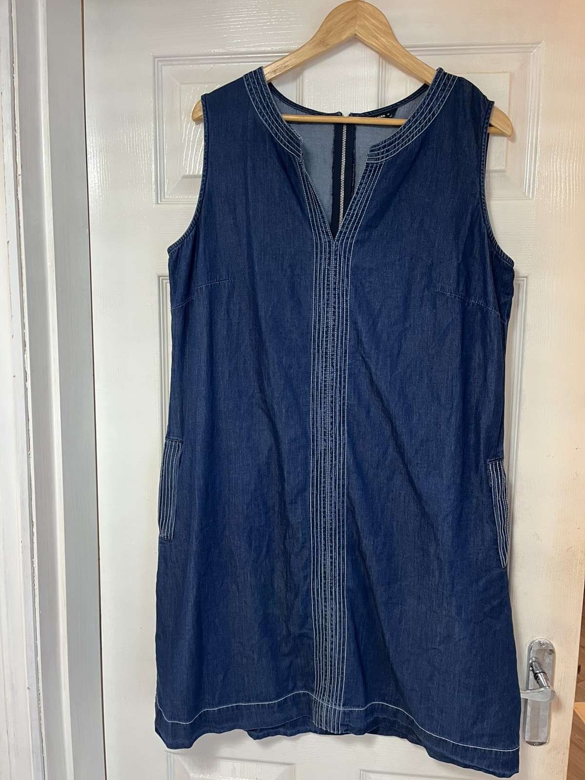 Roman Originals Women’s 100 % cotton size 18 light denim dress wear once
