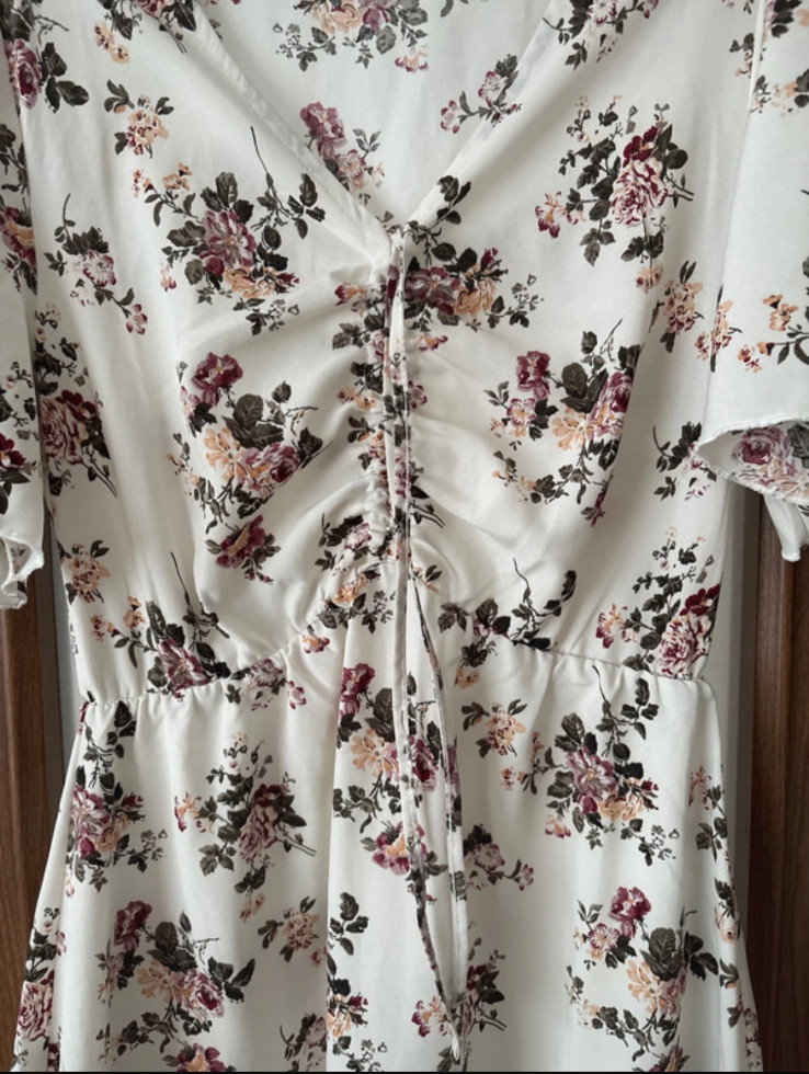 Floral A-Line Mini Dress Short Sleeve Cream White Size S Summer Casual V-Neck