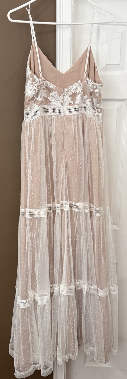 Lulus Beige White Floral Embroidered Lace Tulle V-Neck Maxi Dress Lined L