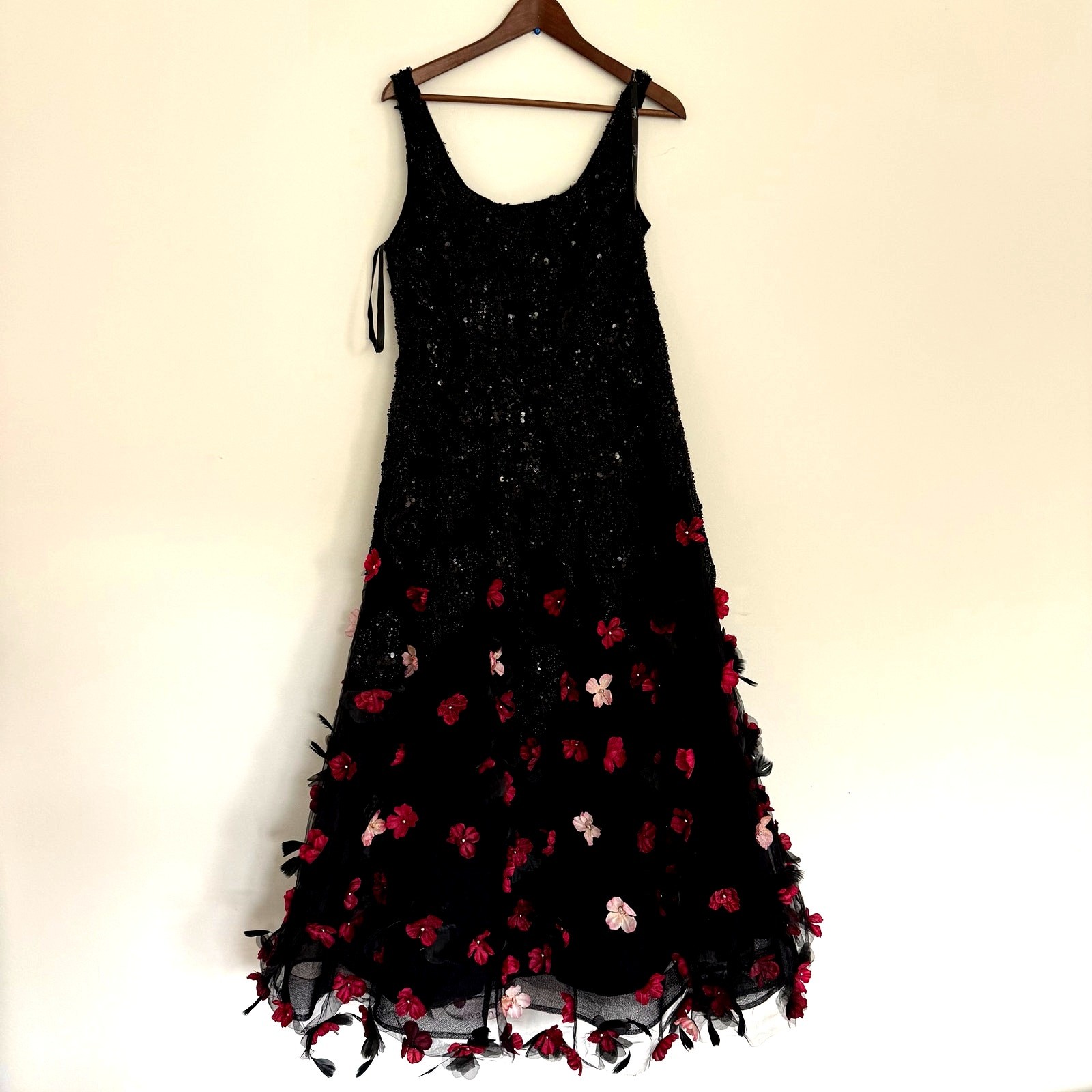 NEW Mag Duggal Sequin Floral Appliqué 3D FlowersBlack Midi Dress Size 10