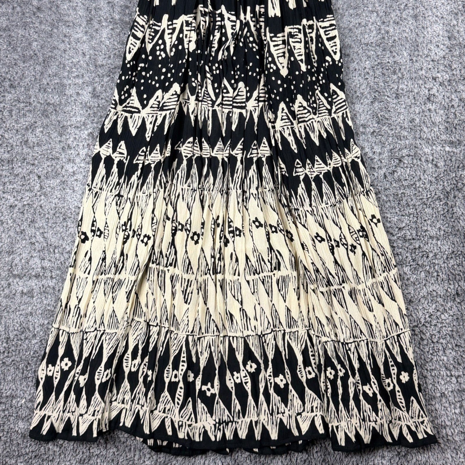 NEW Bila Womens Size M Black Geometric Tribal Print Rayon Maxi Dress Boho Casual