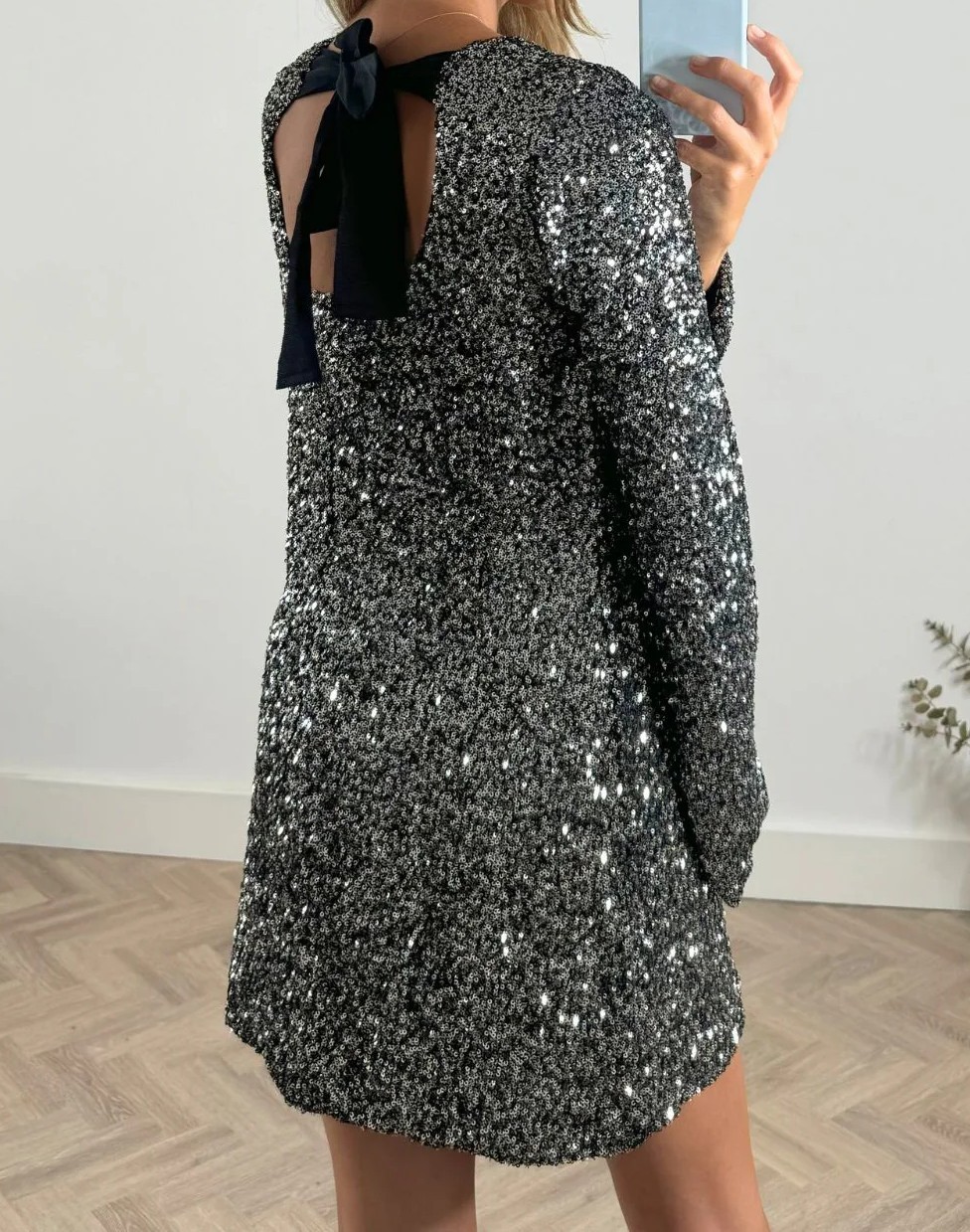 Style Cheat Evelyn Sequin Bow Back Mini Dress Black Size 10 NWT