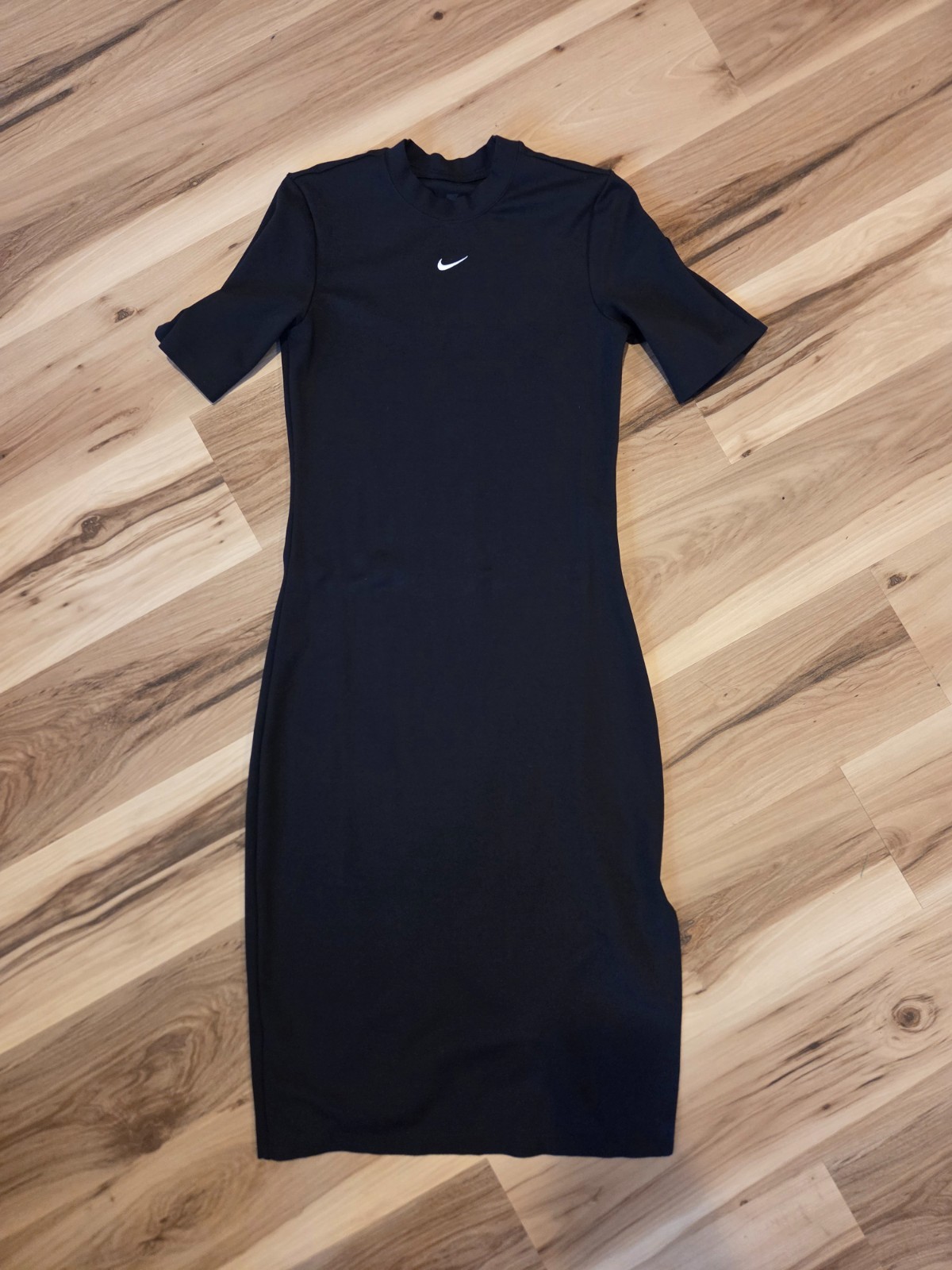 Nike Sportswear Swoosh Women’s Dope Black Midi Bodycon Dress Medium Athleisure