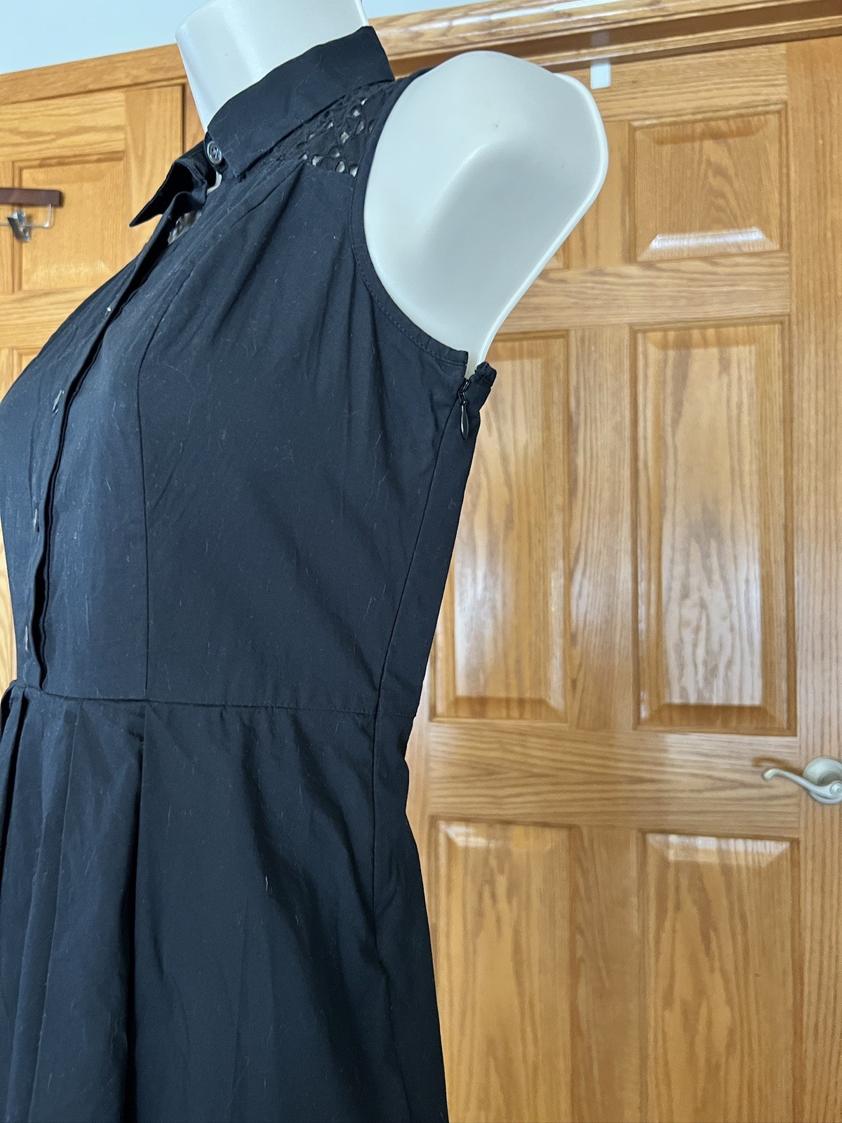 Ann Taylor Black Sleeveless Eyelet Shirtdress 00P