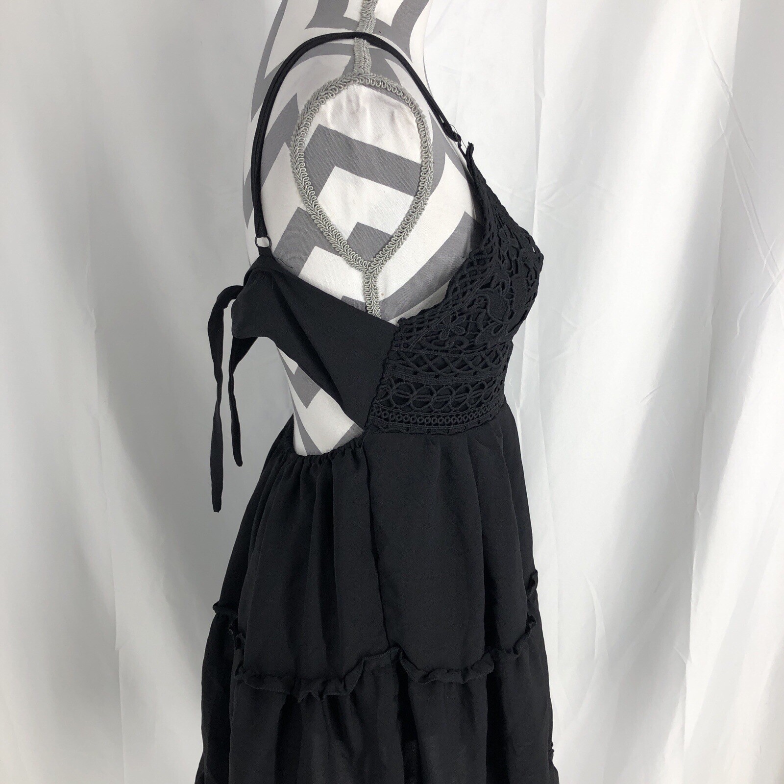 Juniors Medium Dress Black Sleeveless Tie Back Sweetheart Knee Length