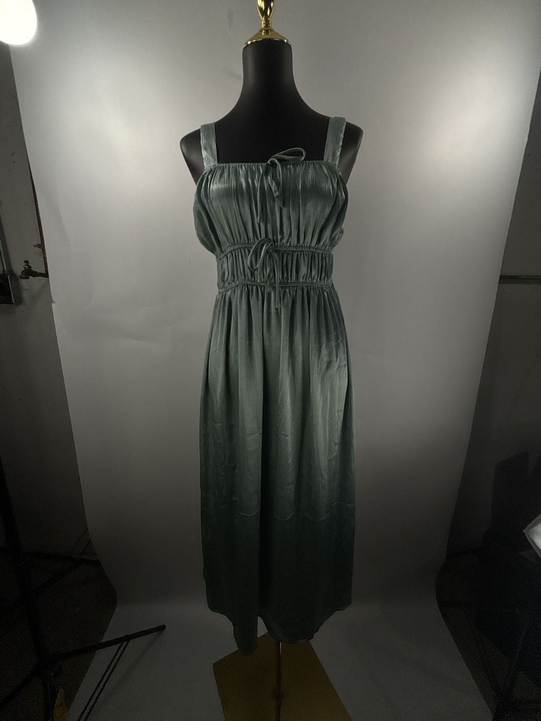 Lush Women’s Sage Green Satin Smocked Midi Dress