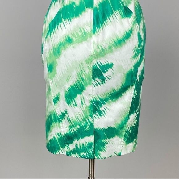 Vince Camuto Womens Sleeveless Sheath Dress Green Feline Absract Print size 10