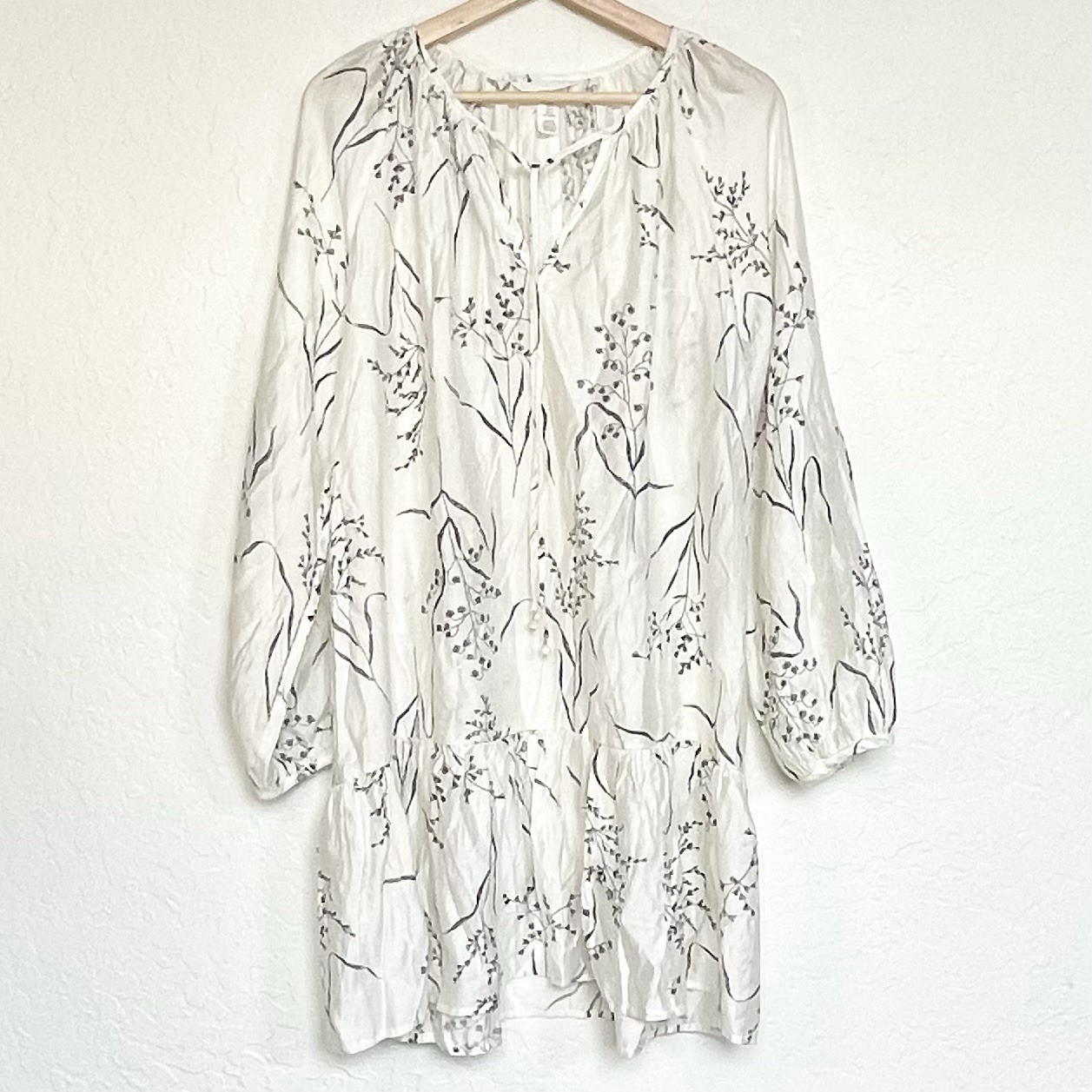 H&M Tie-Detail White Floral Balloon Sleeves Medium Light Shimmery Flounce Dress