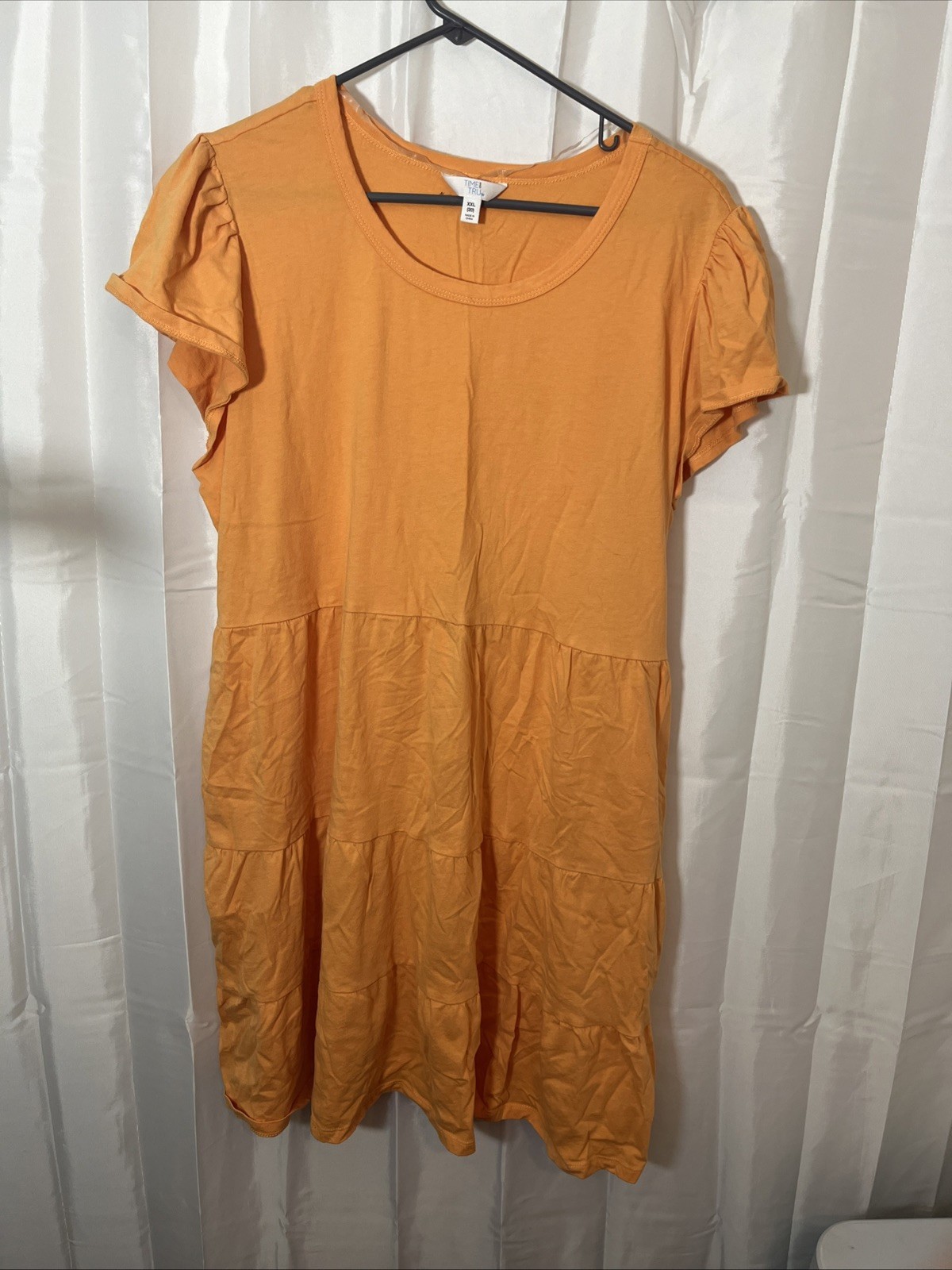 Size XXL, 20, light orange dress in 100% cotton, 2 side pockets. Excellent cond