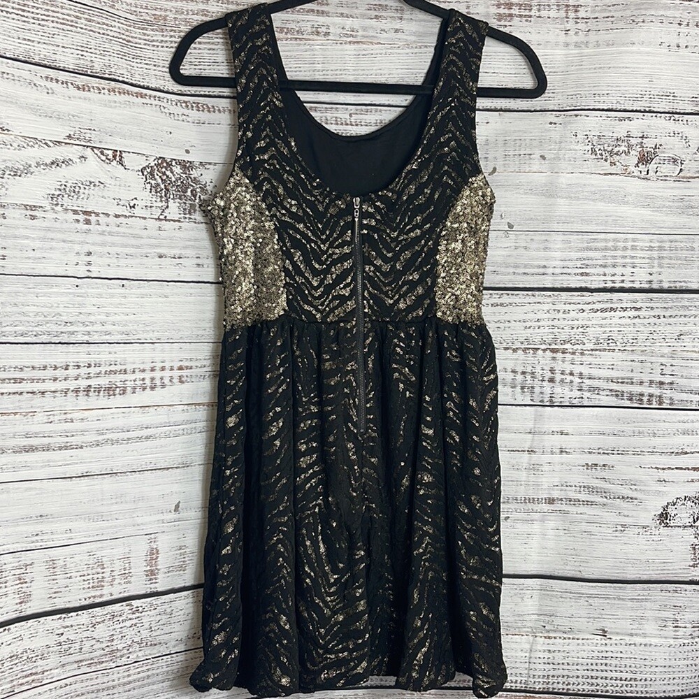 Revolve Hunt no more Dress Womens Medium beaded sequined fit and flare lace mini