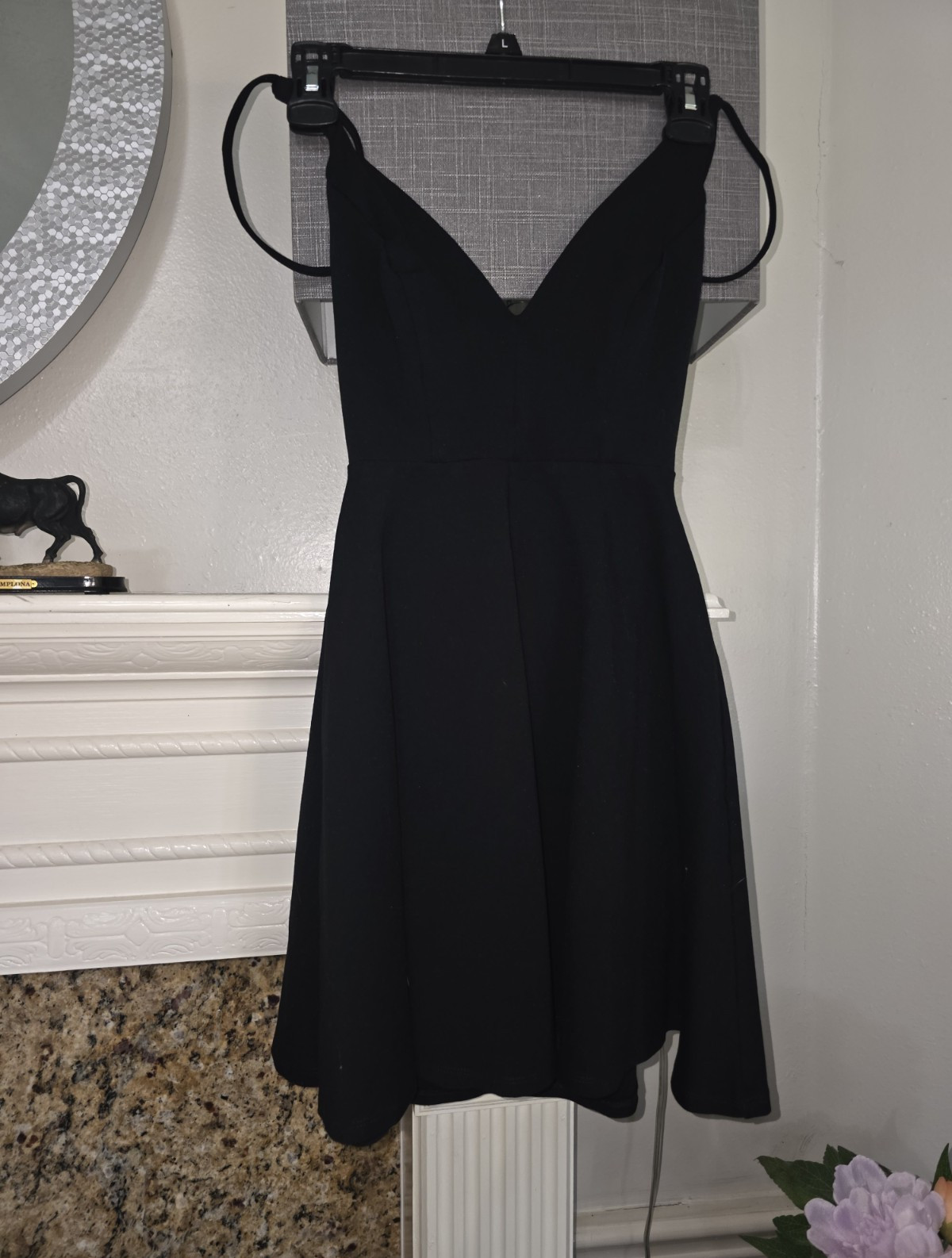 Lulus Women’s Black V-Neck Strappy Sleeveless Solid Mini Dress, Size S, Regular
