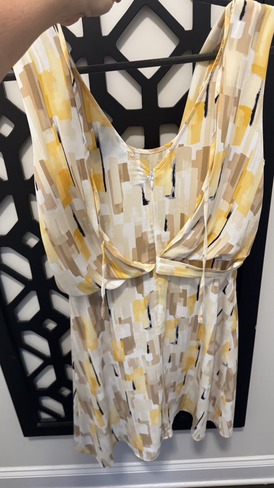 WHITE HOUSE BLACK MARKET YELLOW BEIGE PAINT STROKE DRESS Size 6