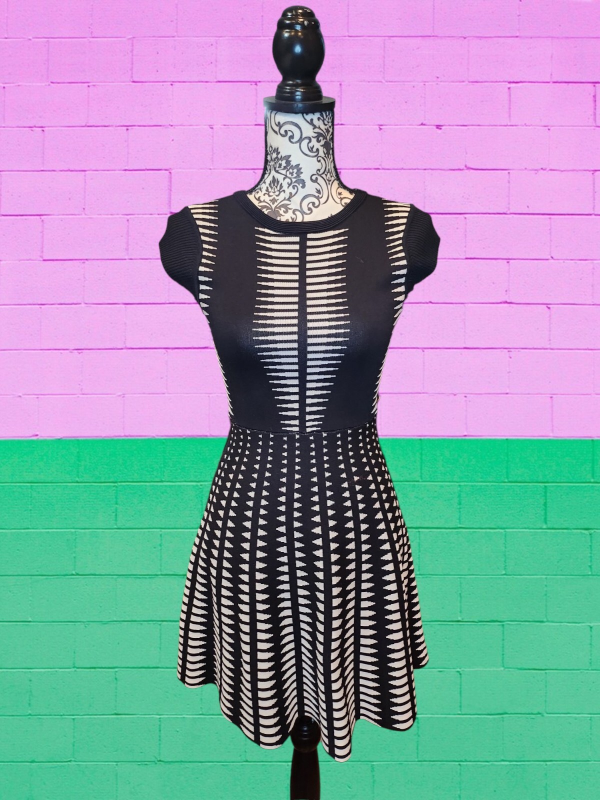 Zara Cap Sleeve Thick Knit Geometric A-Line Illusion Dress Blk/ Wht M- See Photo