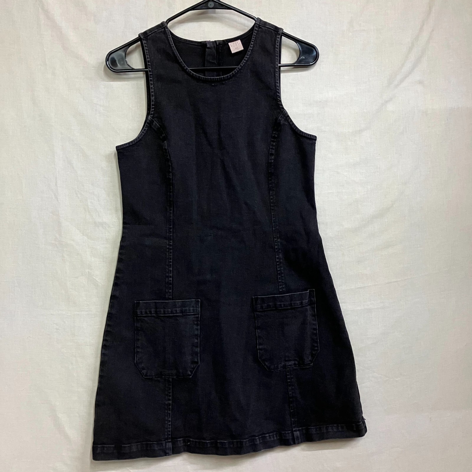 Tinsel Town Patch Pocket Shift Dress Women Size Medium Black Sleeveless Crewneck