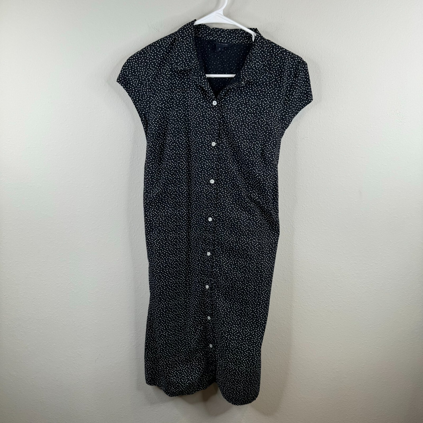 Tommy Hilfiger Womens Dress Size M Button Down Tie in Back Work Wear Interview