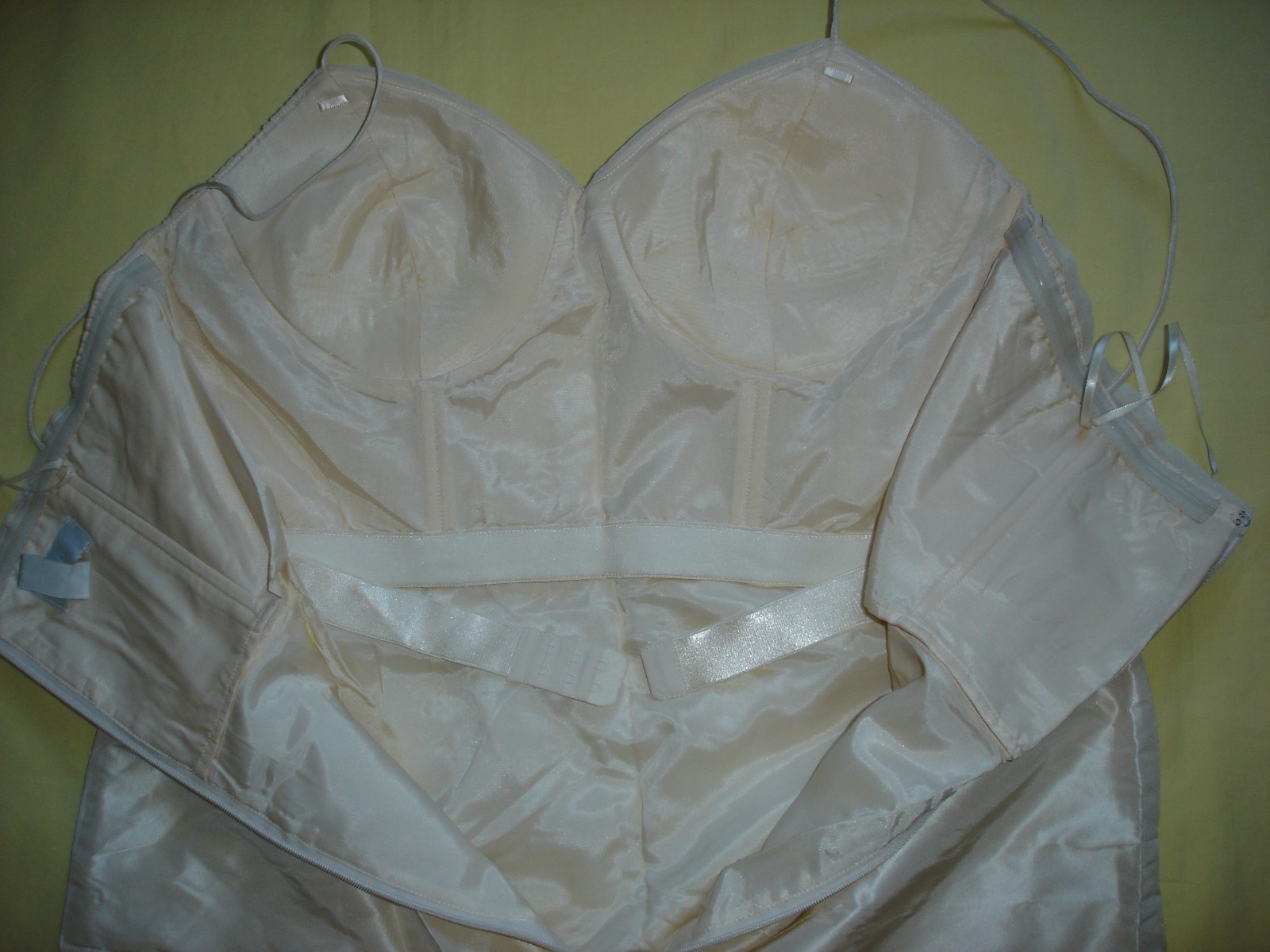 NWT New Banana Republic Monogram lightweight Cream Silk Dress 8 Rare Vintage Hot