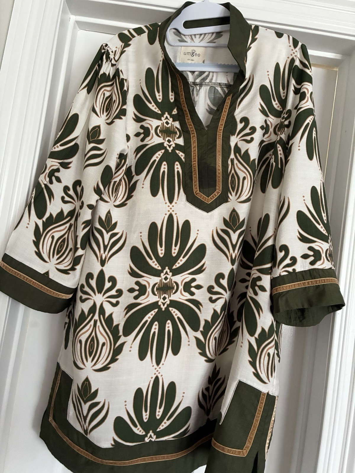 Umgee Dress Size M, Southern Flair Olive Print, Side Pockets