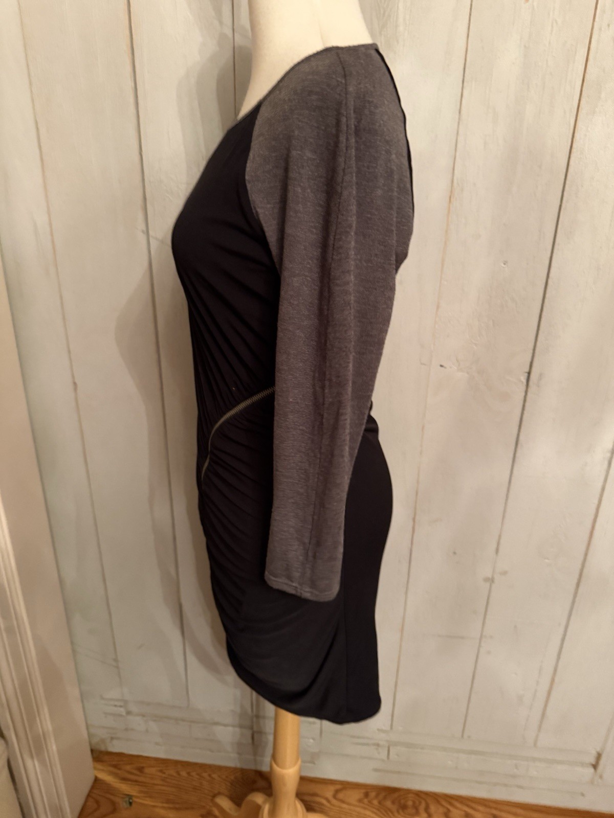 Laundry by design Asymmetrical Zipper Gray & Black Knit Mini Club dress NWT 148$
