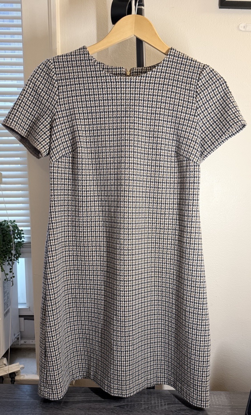 Calvin Klein Short-Sleeve Houndstooth Dress in Cream,Brown and Black Size 6
