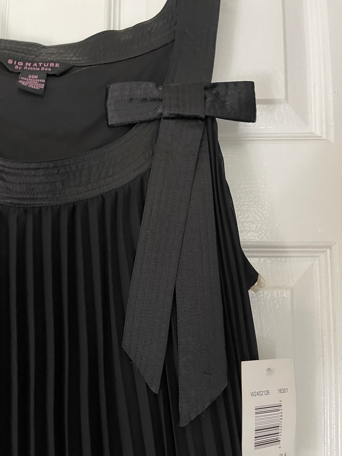 Robbie Bee Signature Black Sleeveless Accordion Pleated Bow Dress 24W Knee