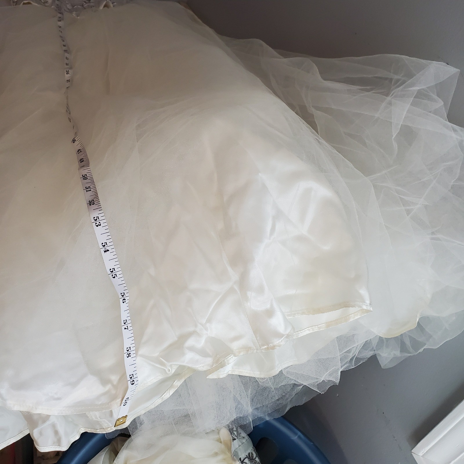 Vintage Cache Ivory Embroidered Halter Tulle Ball Gown Formal Dress 6 Wedding